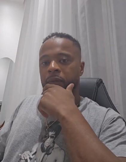 V体育官网入口-埃弗拉：我爱阿森纳，但他们每年都像“播种”时被拽住命根子