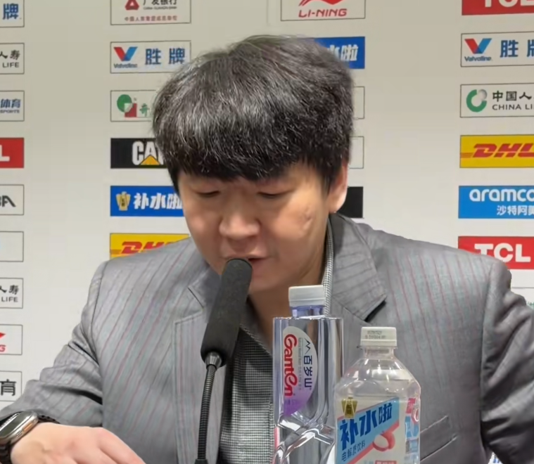 V体育官网入口-胜宁波发布会！邱彪点赞2后卫攻守输出，高诗岩力挺王证发挥！