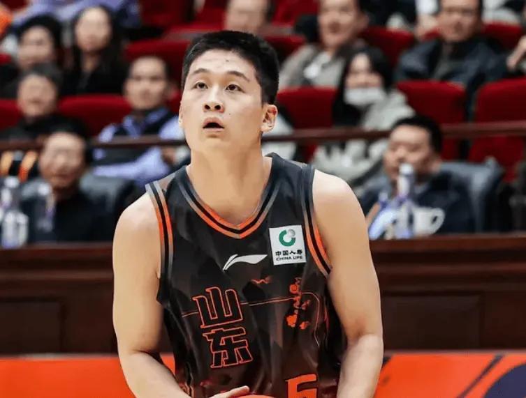 V体育下载-胜宁波队内复盘！邱彪点王证，与纪民尚直指团队，2人激情击掌！