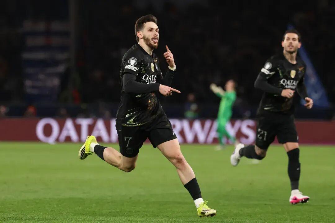 V体育官网入口-神之一手，助巴黎5比2复仇切尔西