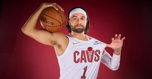 V体育下载-官宣：马克斯·斯特鲁斯将在今日对阵独行侠比赛中复出